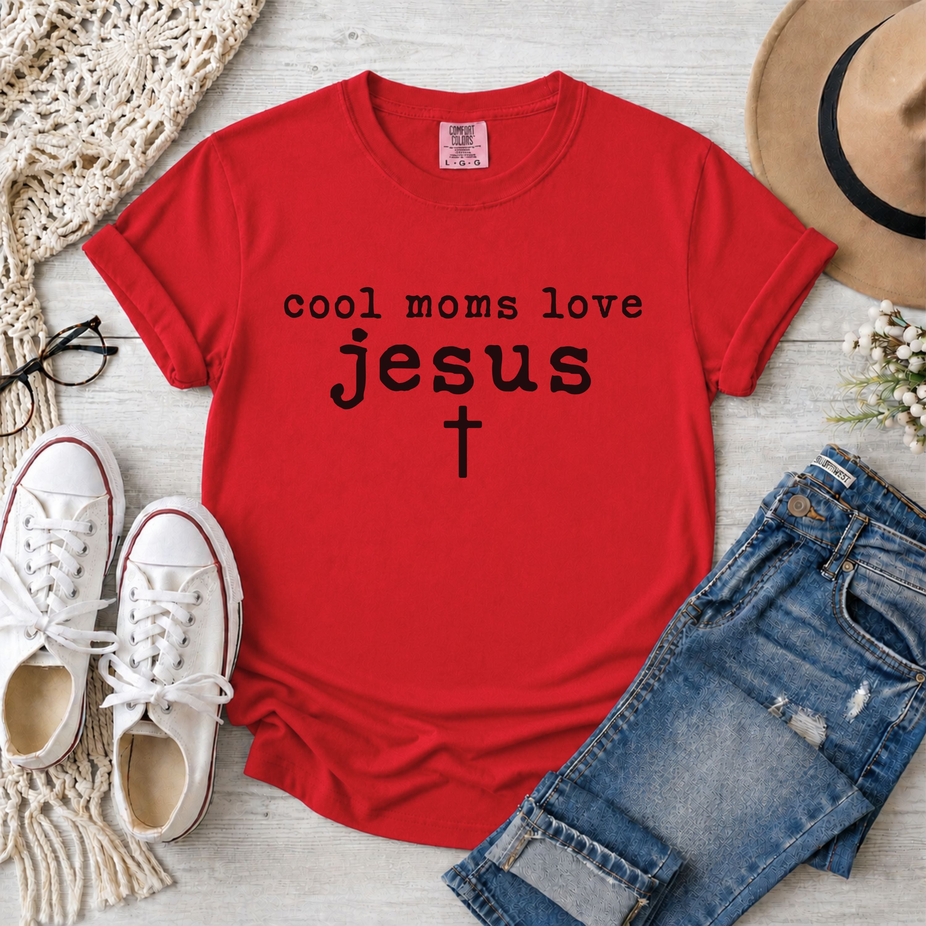 Cool Moms Love Jesus Minimalist T-Shirt